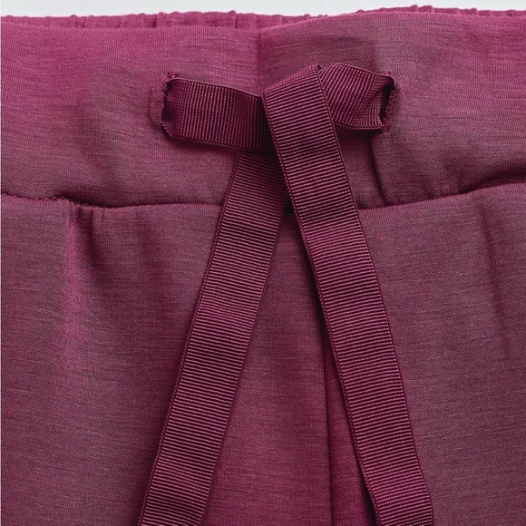 Purple Wide-Leg Pantsuit with Sleeveless V-Neck Top - Picture 5 of 9